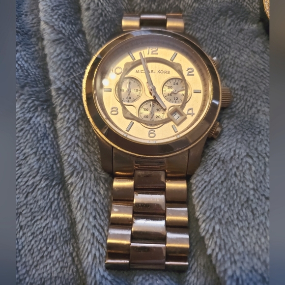 Michael Kors Men's Runway Rose Gold-Tone Watch MK8096 - Picture 4 of 5